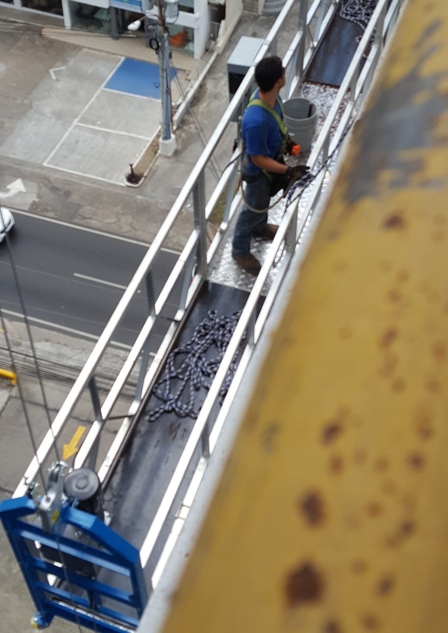 ALQUILER Y VENTA DE ANDAMIOS Y EQUIPOS DE CONSTRUCCION