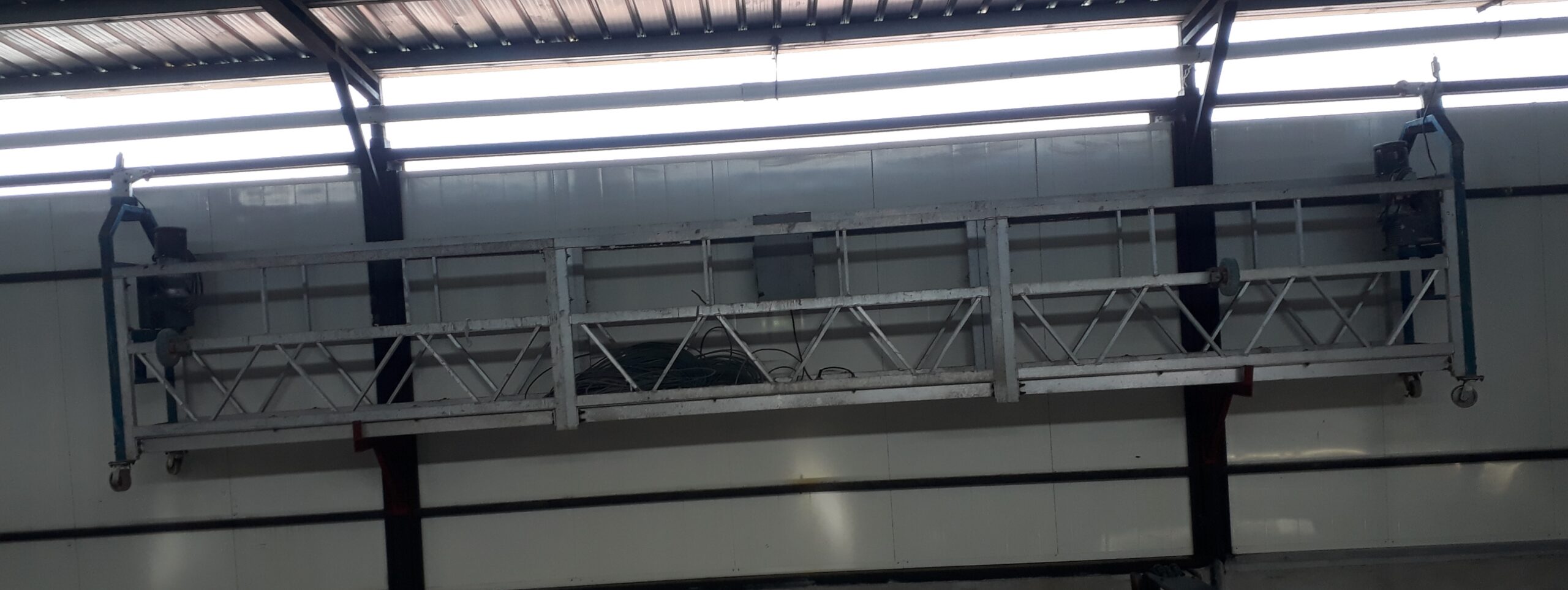 SE VENDE GUINDOLA ELECTRICA TRIFASICA DE 220 VAC