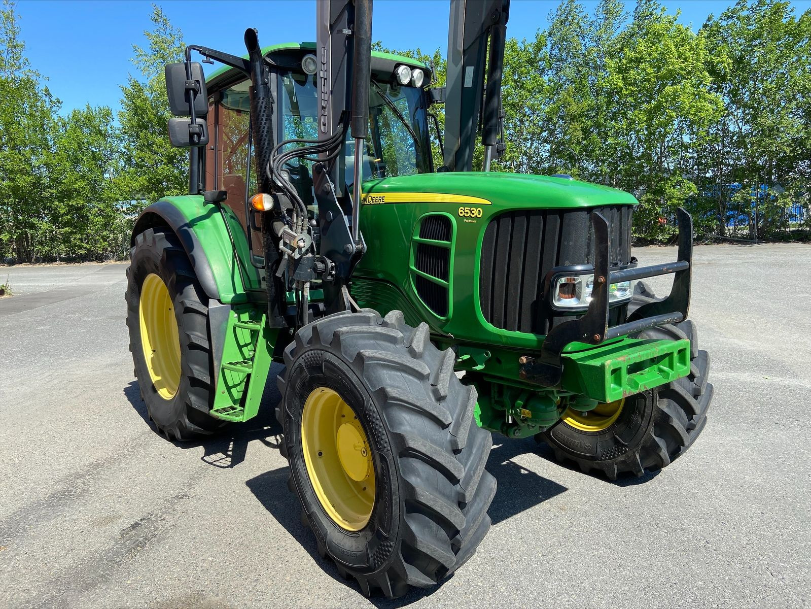 Tractor John Deere 6530 con cargador