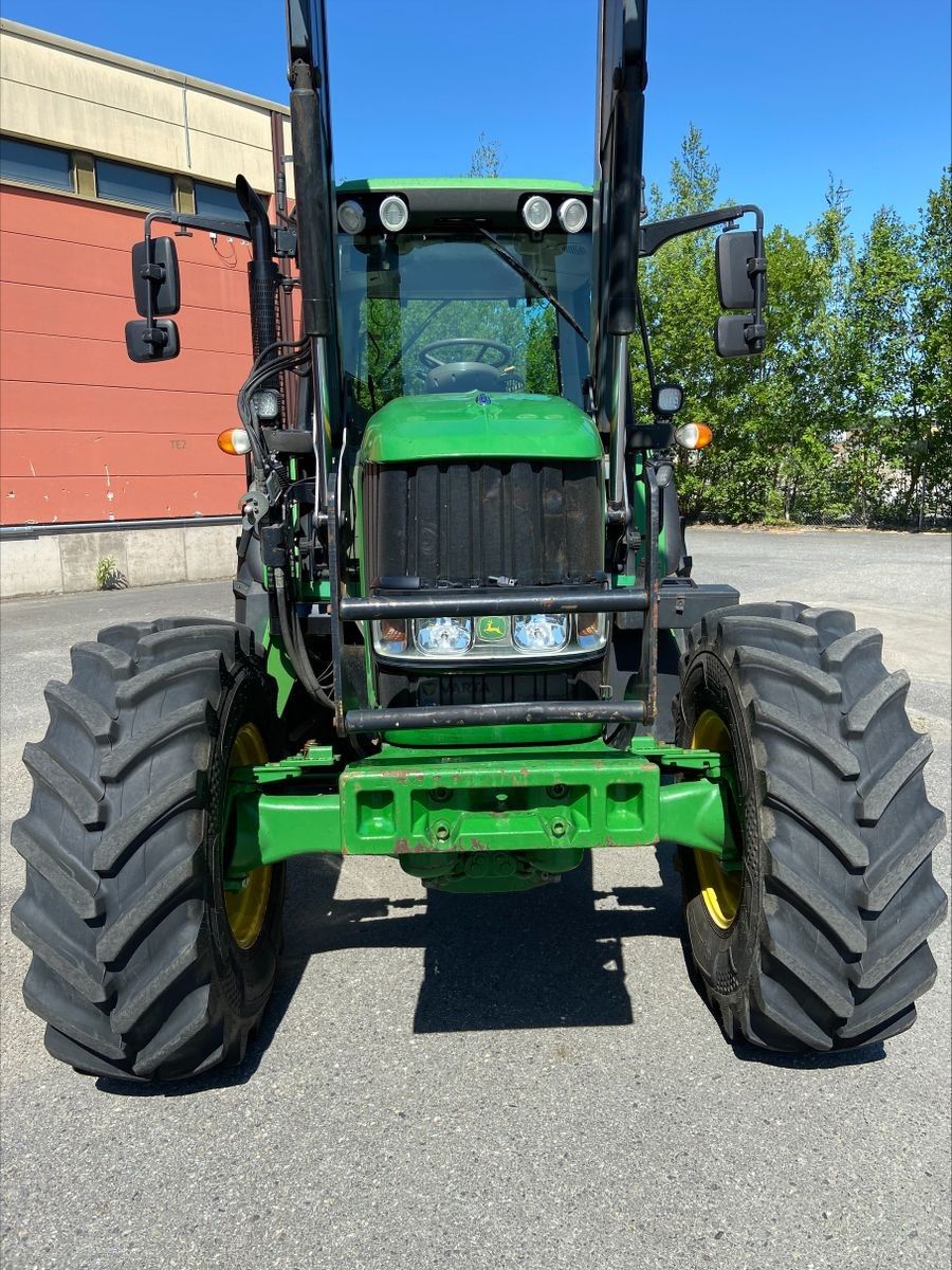 Tractor John Deere 6530 con cargador