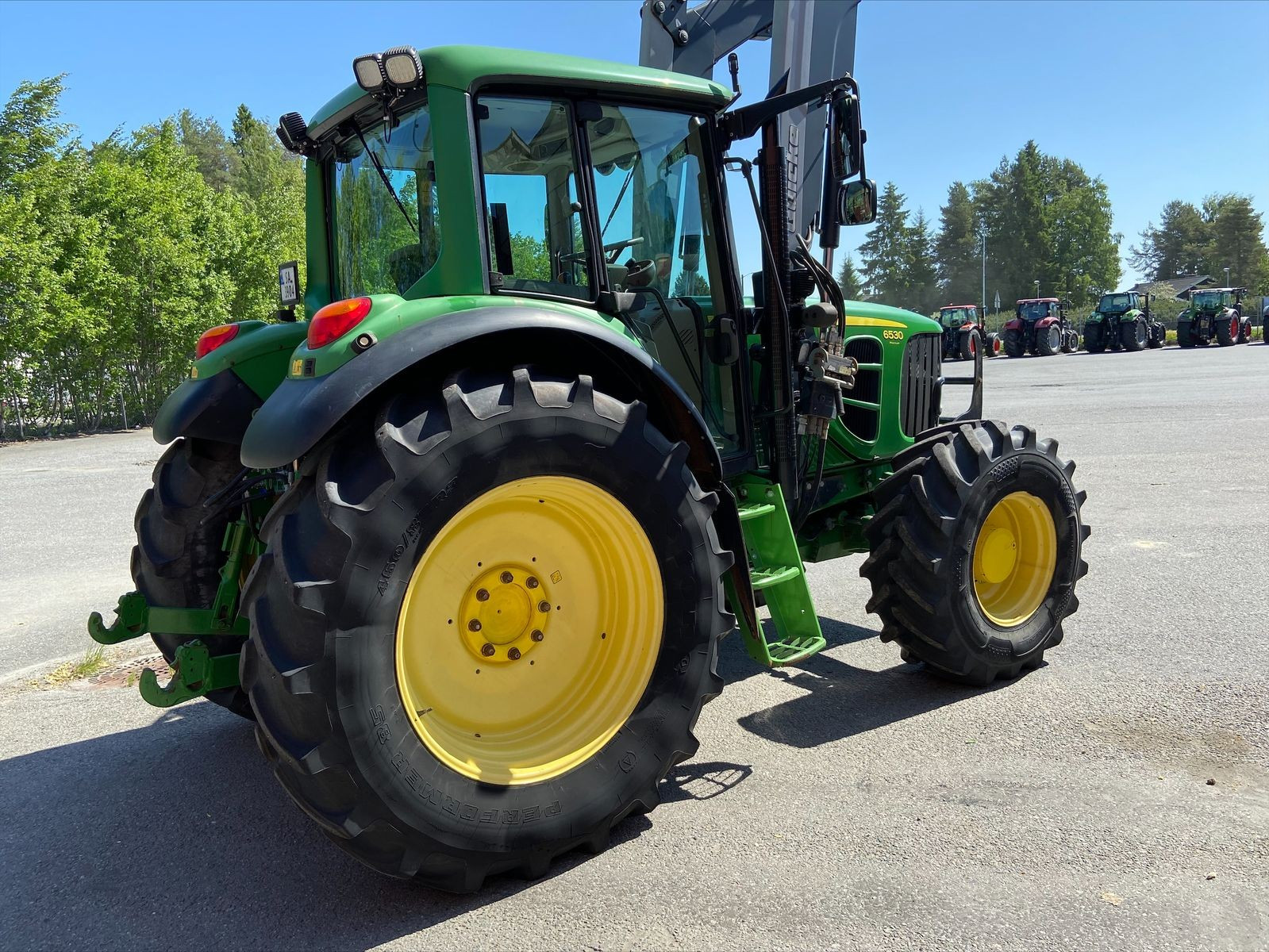 Tractor John Deere 6530 con cargador