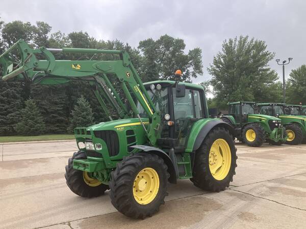 2011 JOHN DEERE 6430