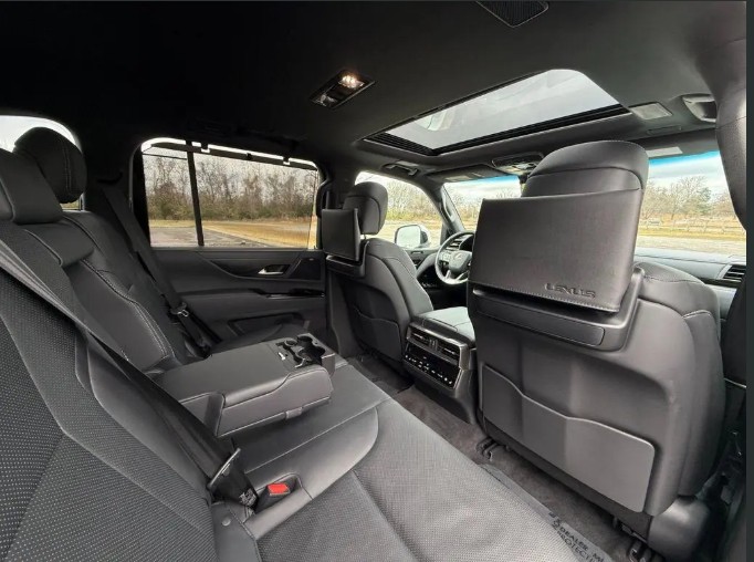 For Sale : Lexus LX600 Signature 2023 GCC