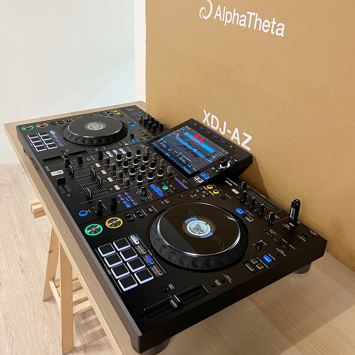 Productos Pioneer originales y totalmente nuevos: Pioneer XDJ-XZ, Pioneer DJ DDJ-REV7, Pioneer OPUS-QUAD, Pioneer DDJ-FLX10, controlador Pioneer DDJ-1000SRT, Pioneer DJ XDJ-RX3, Pioneer DDJ-1000, AlphaTheta XDJ-AZ, AlphaTheta OMNIS-DUO
