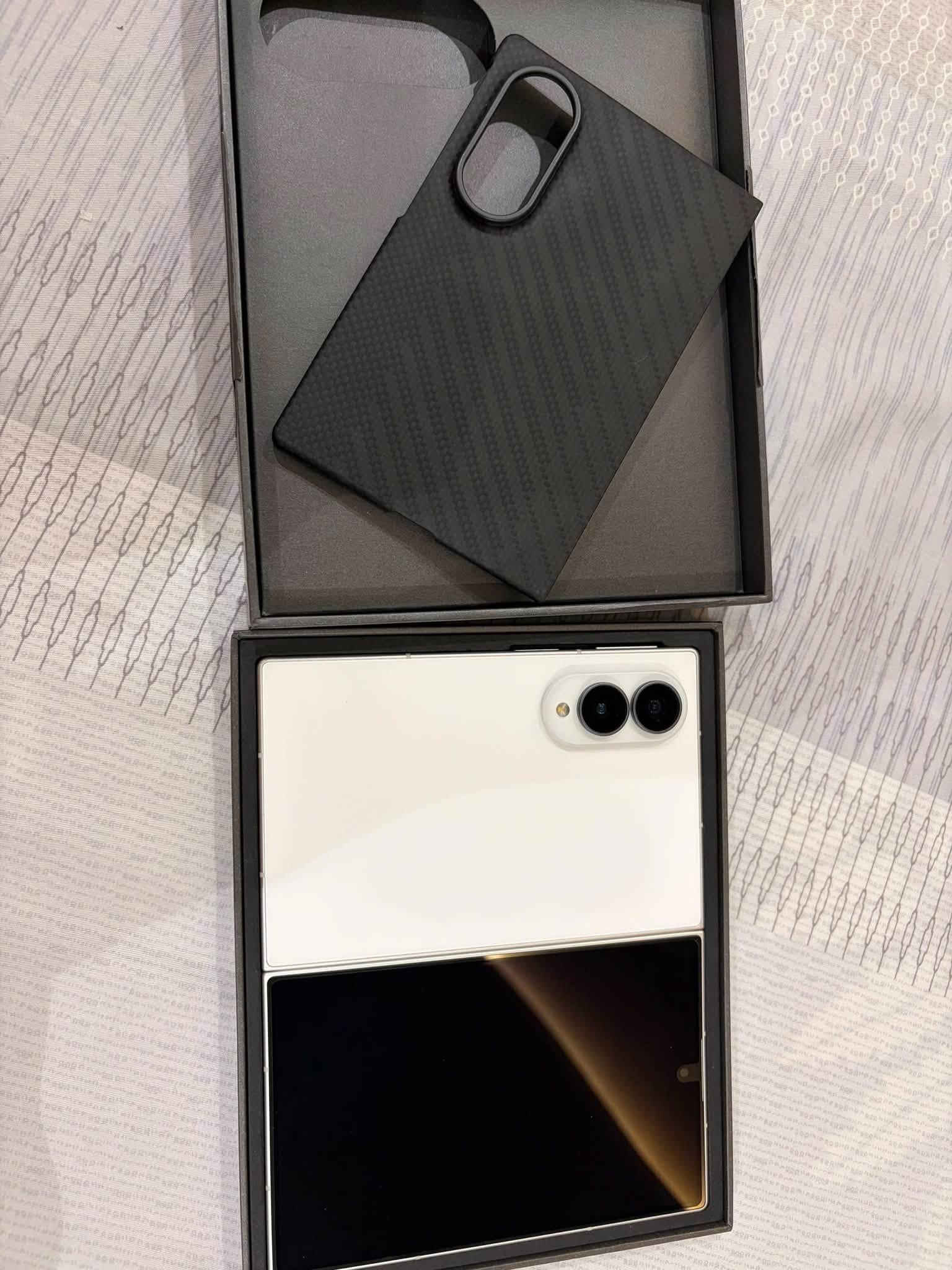 Samsung Galaxy Z Fold 6 Cost €600