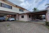 Amplia Vivienda en Las Acacias. Residencial o Comercial.
